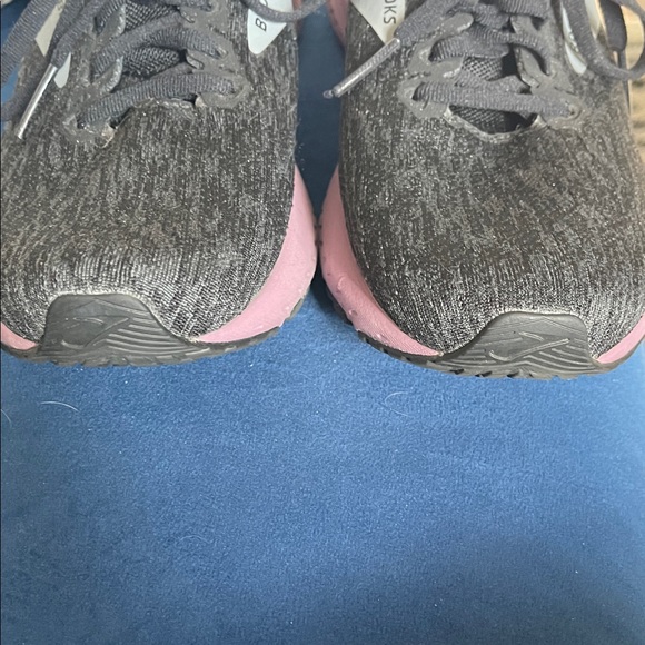 Brooks Women's Black and Pink Athletic Shoes - Picture 6 of 6